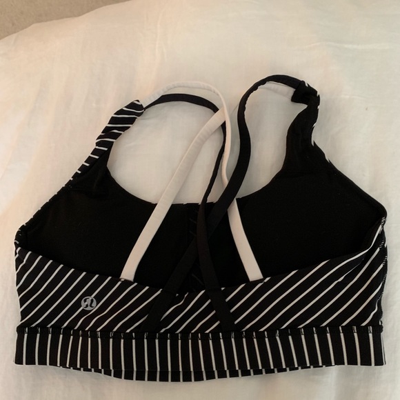 Lulu lemon sports bra - Picture 2 of 2